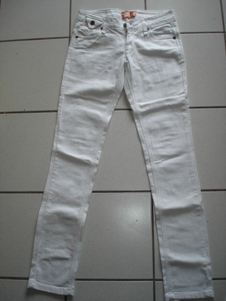 Jean slim blanc BERSHKA
